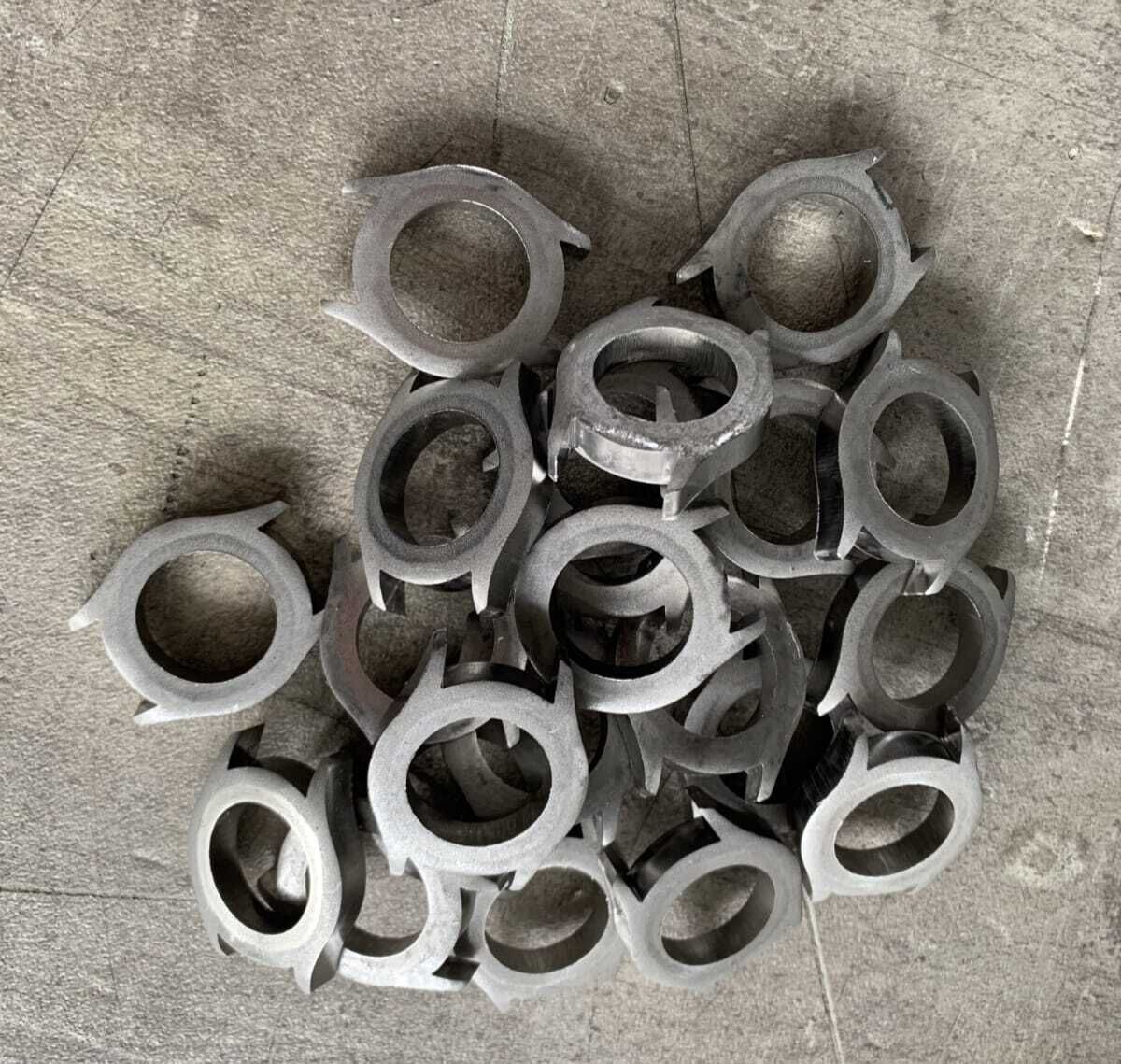 Découpe partie extérieure boîte montre